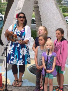 Market Uke W Kids